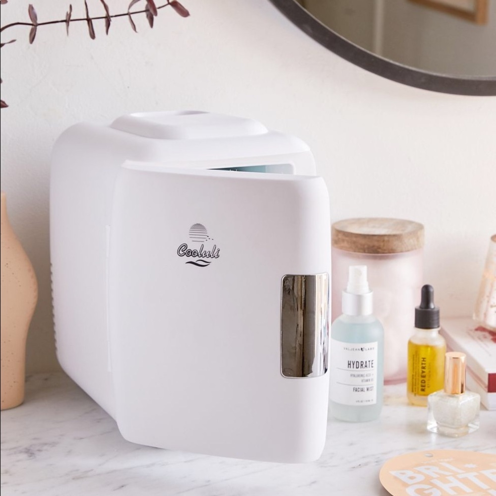 BRAND NEW IN BOX Cooluli Mini Fridge